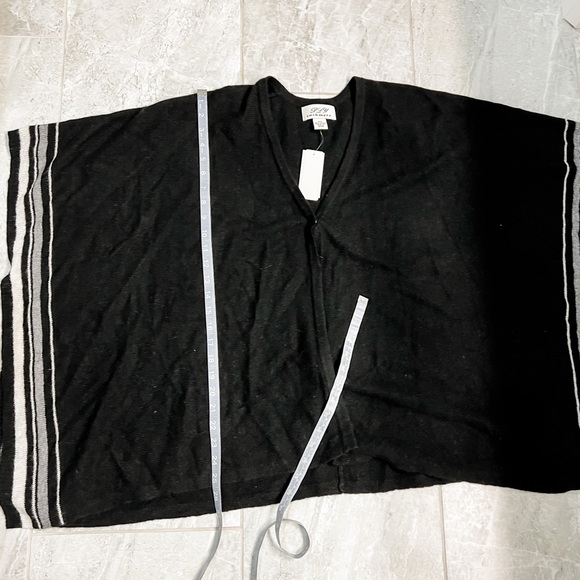 PLY Black Cashmere Aztec Poncho - Picture 10 of 11